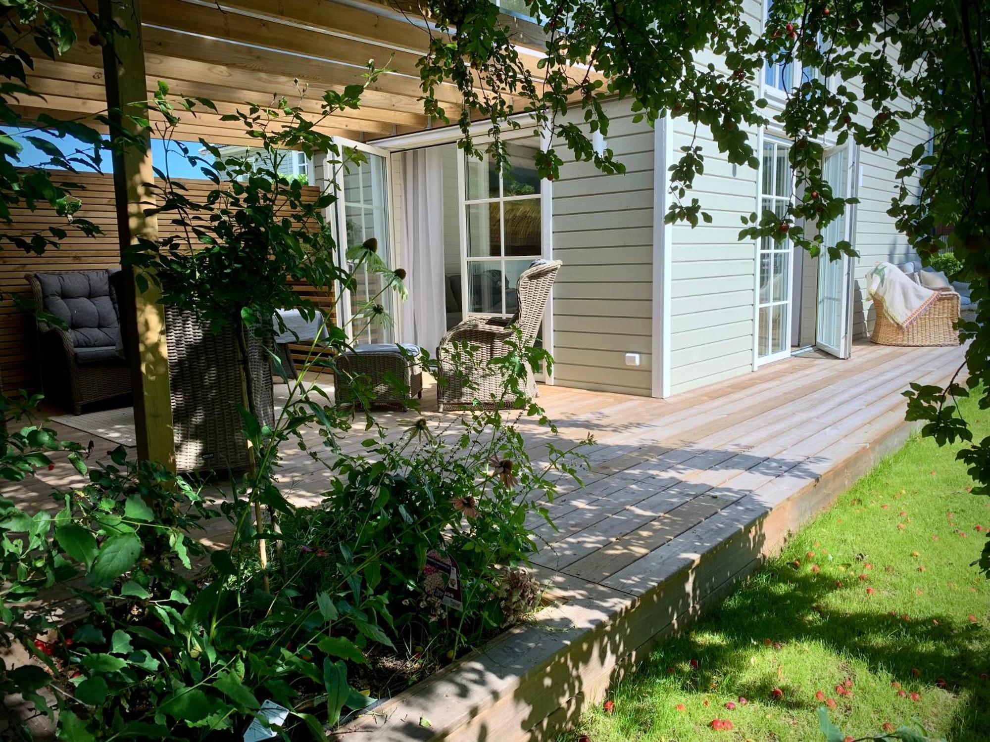 Strandnaera, Pergola, P-Plats I Hoellviken Екстер'єр фото