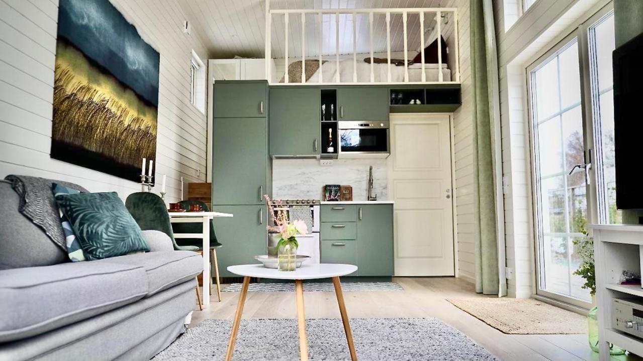 Strandnaera, Pergola, P-Plats I Hoellviken Екстер'єр фото
